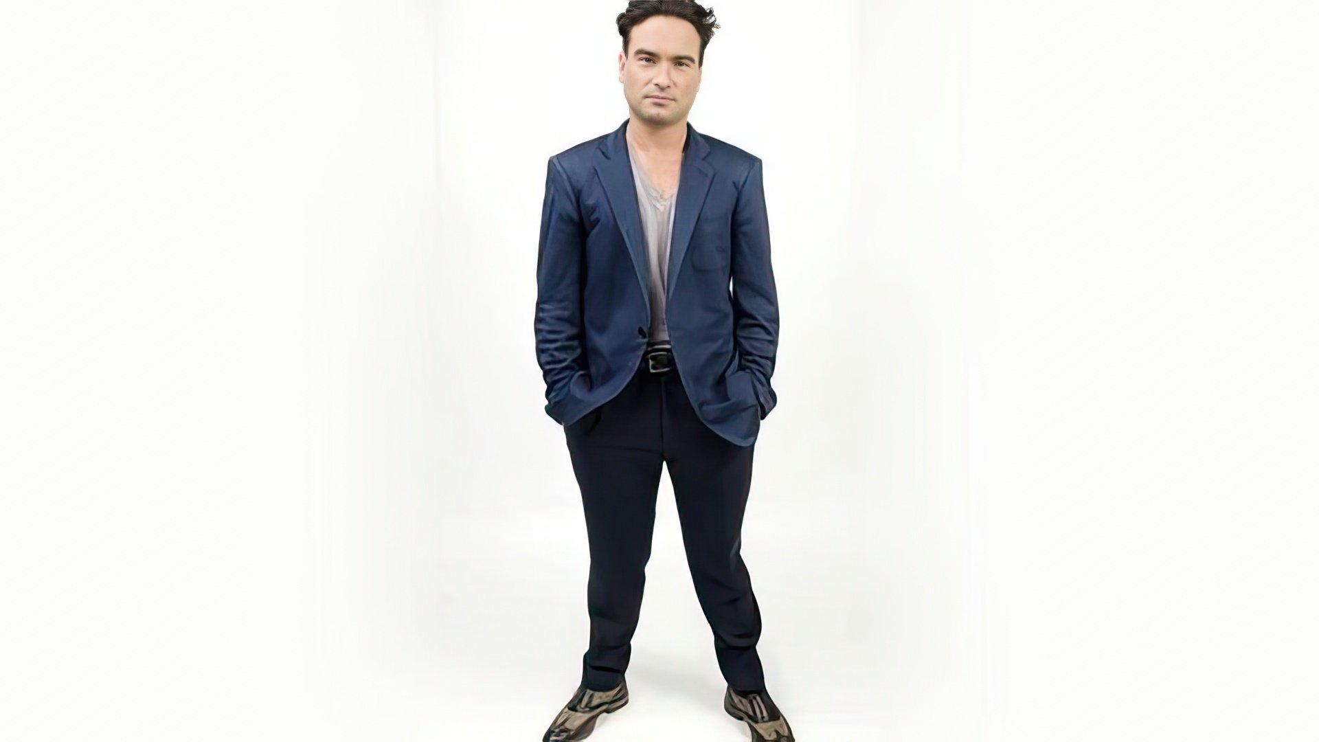 L'altezza di Johnny Galecki è 165 cm