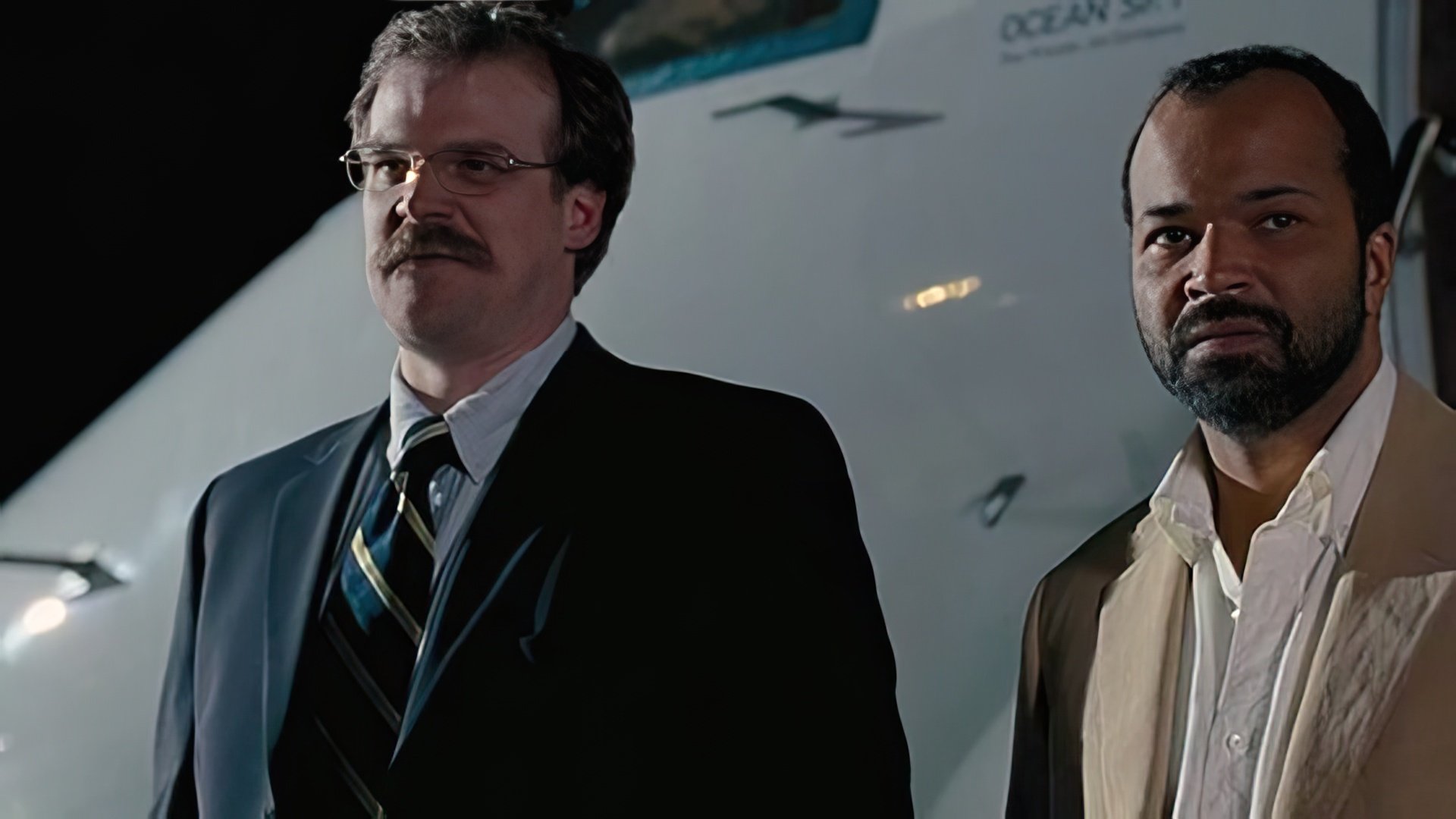 David Harbour con i baffi nel film 'Quantum of Solace'