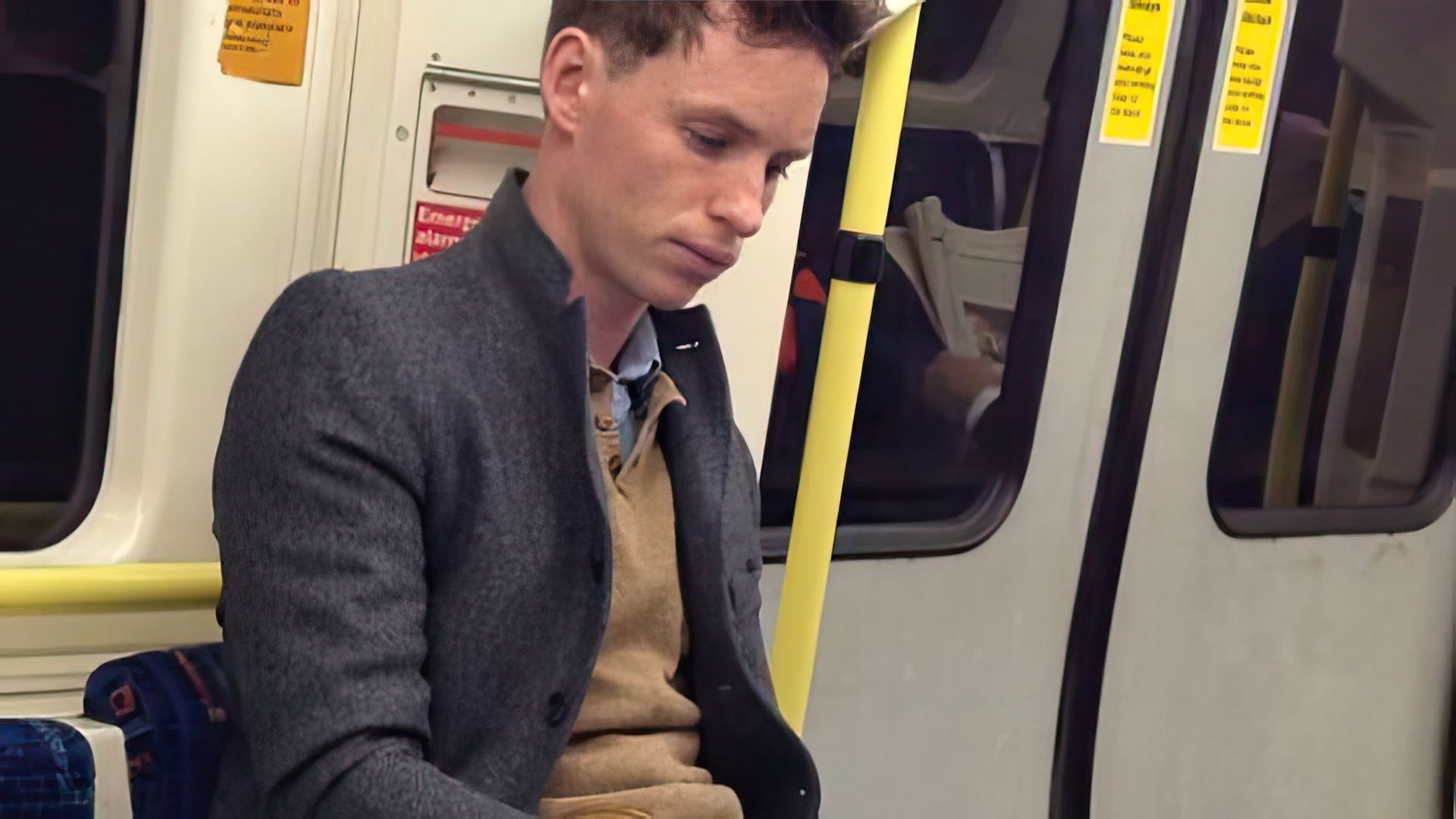 Eddie Redmayne prende spesso la metropolitana