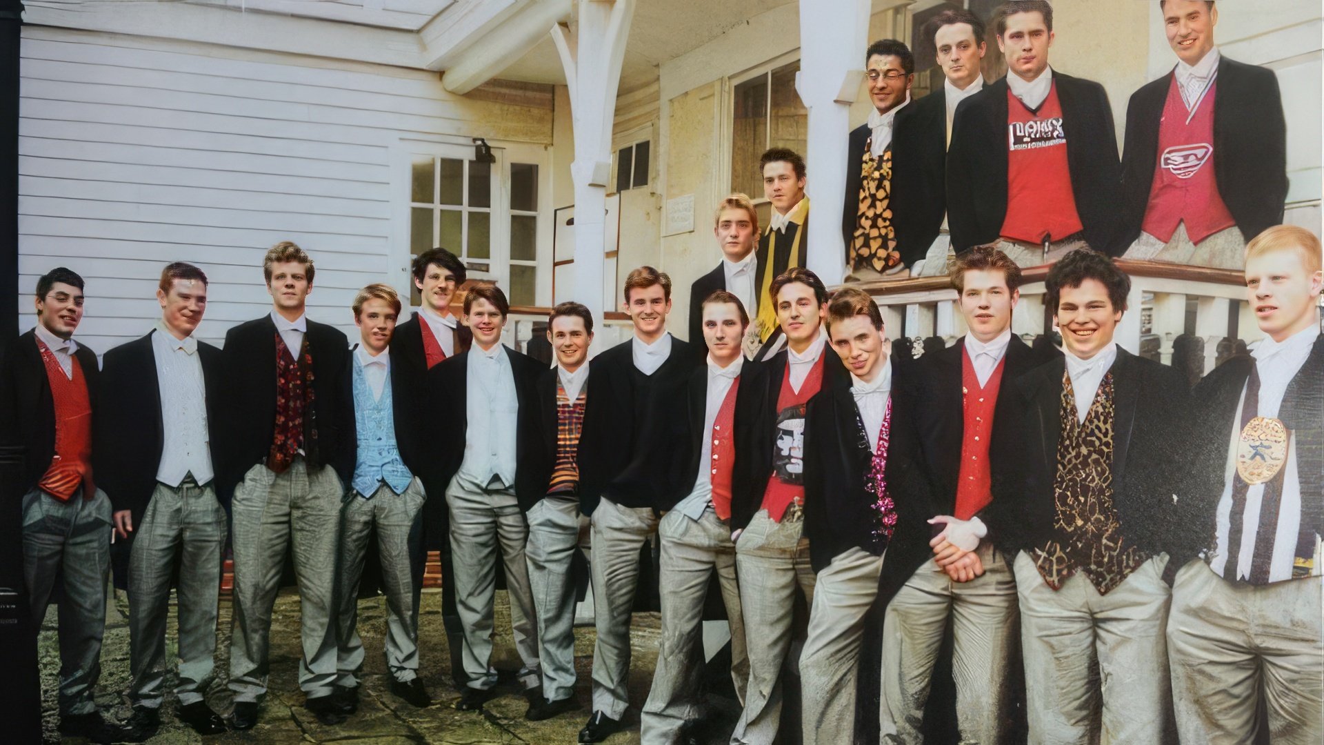 Il futuro attore ha studiato all'Eton College