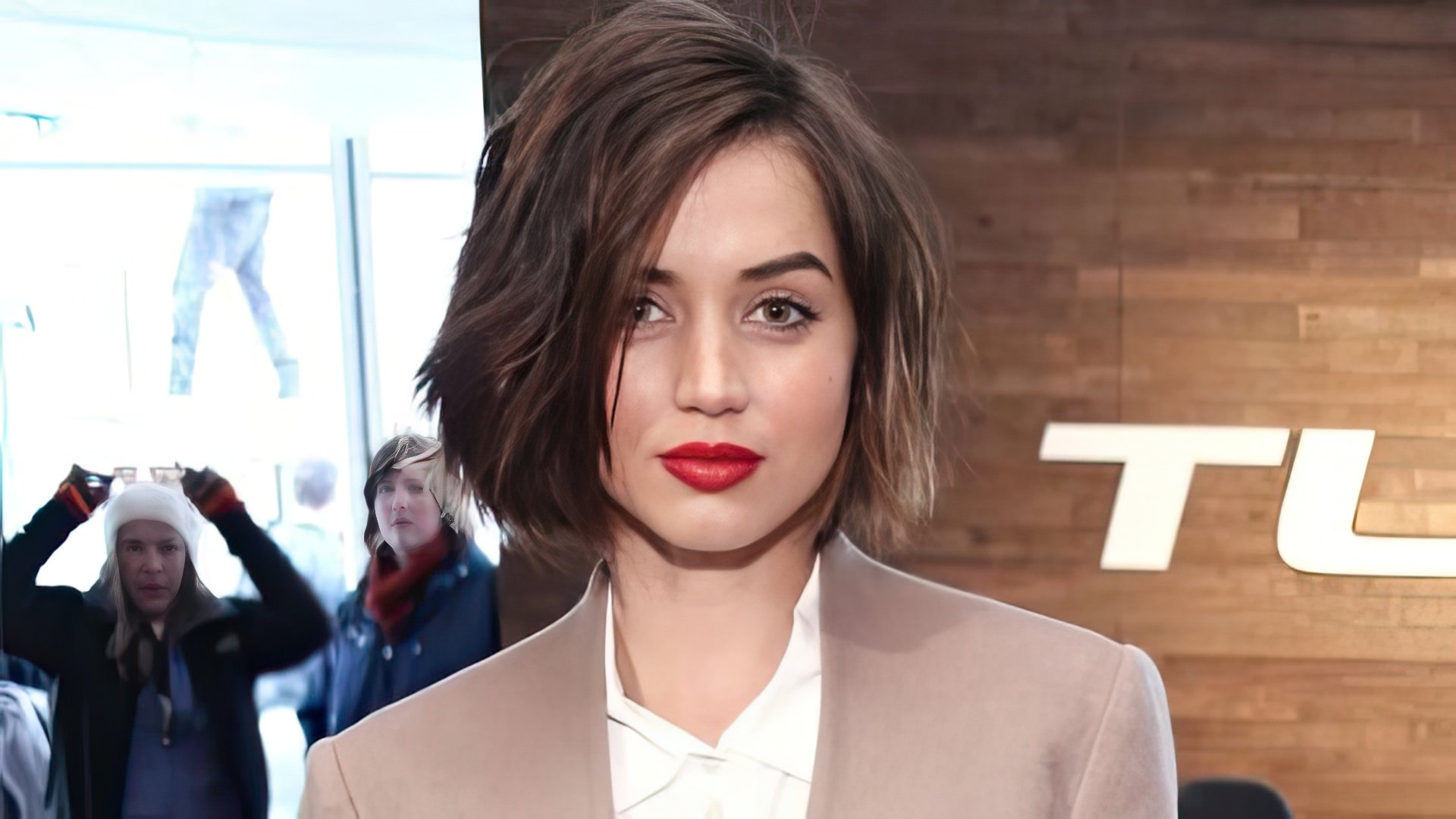 Ana de Armas con un taglio di capelli corto