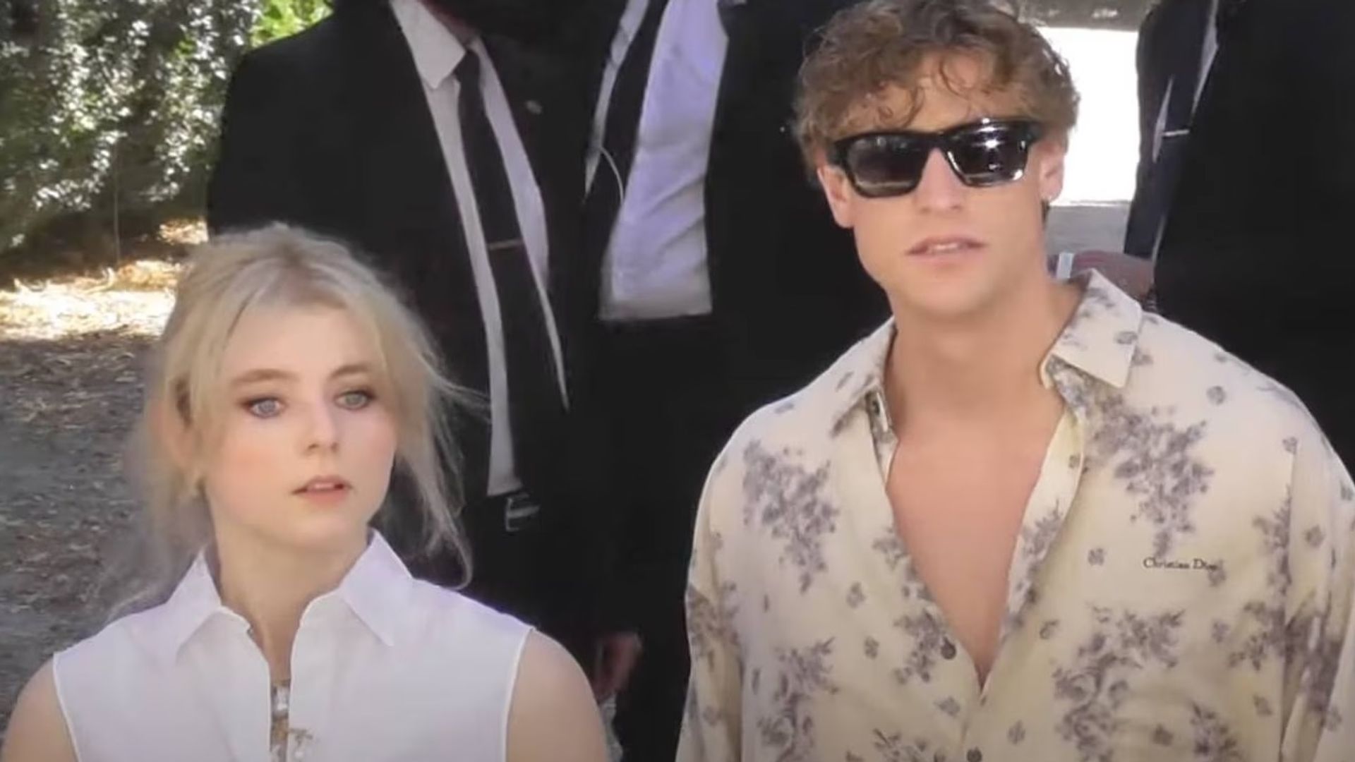 Thomasin McKenzie e Simon Mead