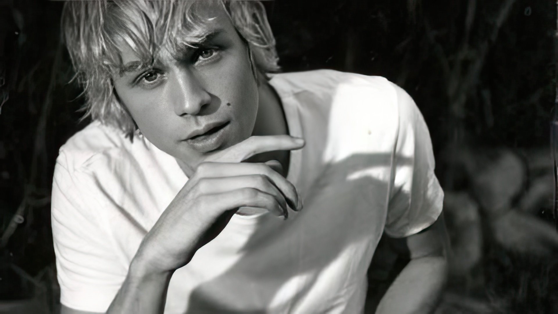 Il giovane Charlie Hunnam non era proprio il tipo da duro