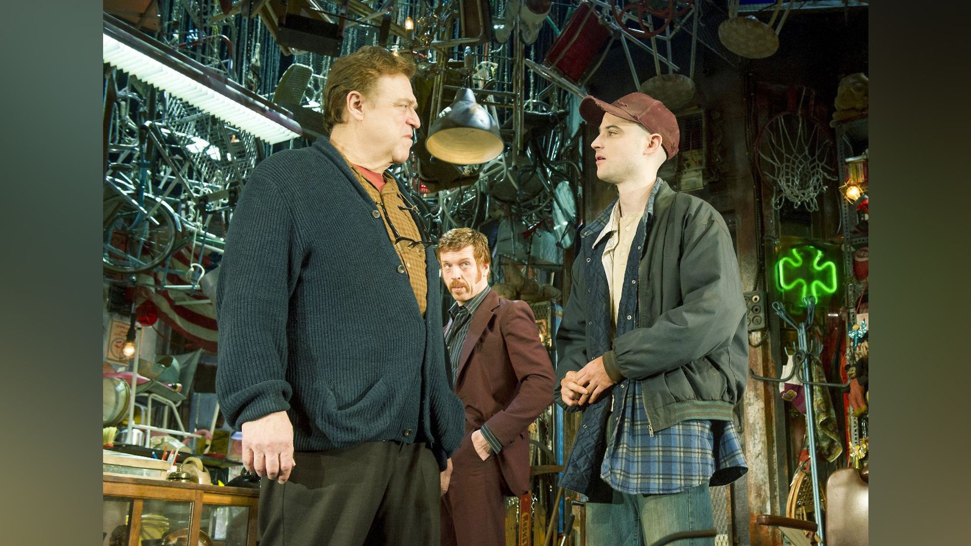 Tom Sturridge nella pièce 'American Buffalo'