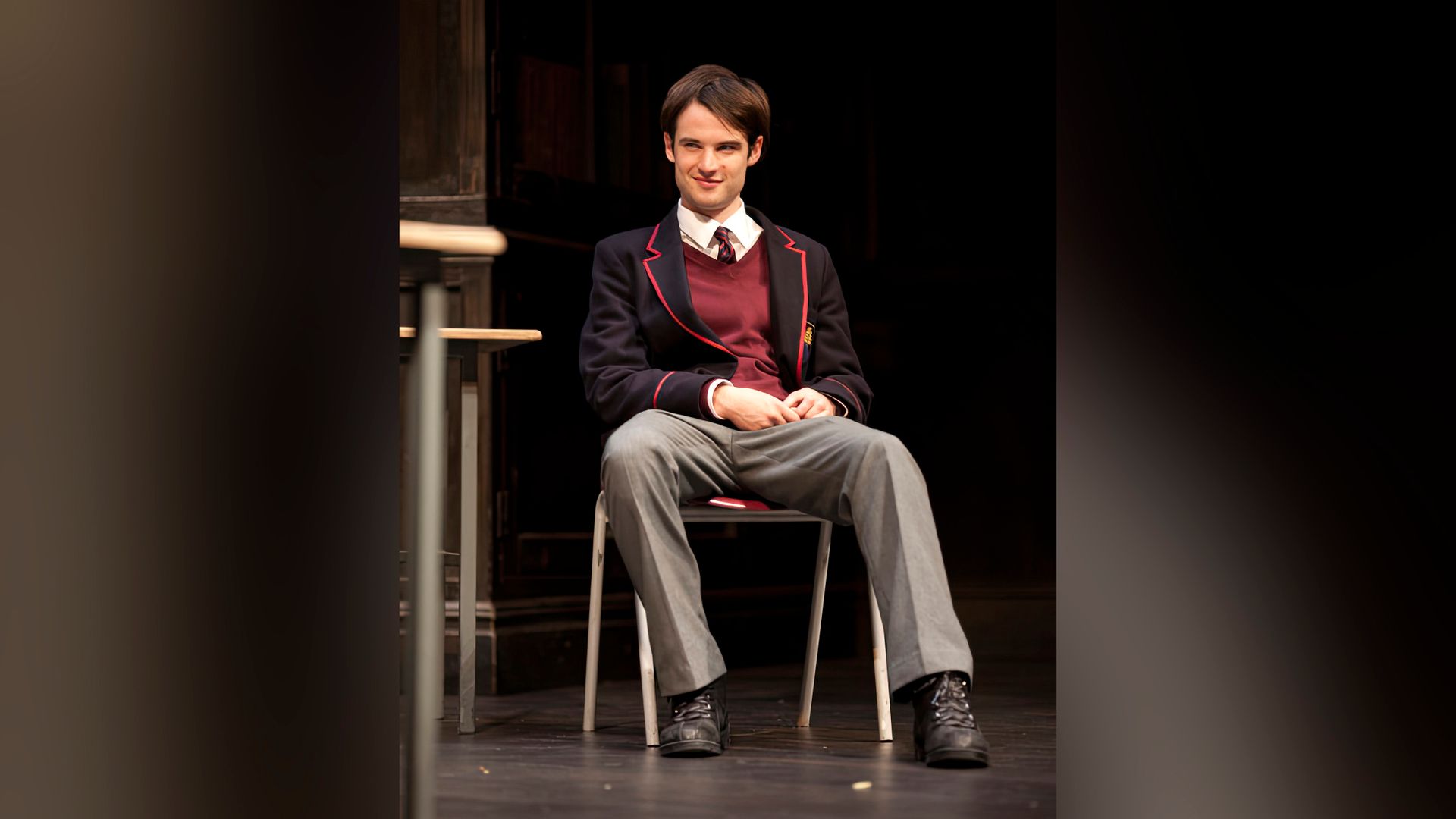 Tom Sturridge nella pièce 'Punk Rock'