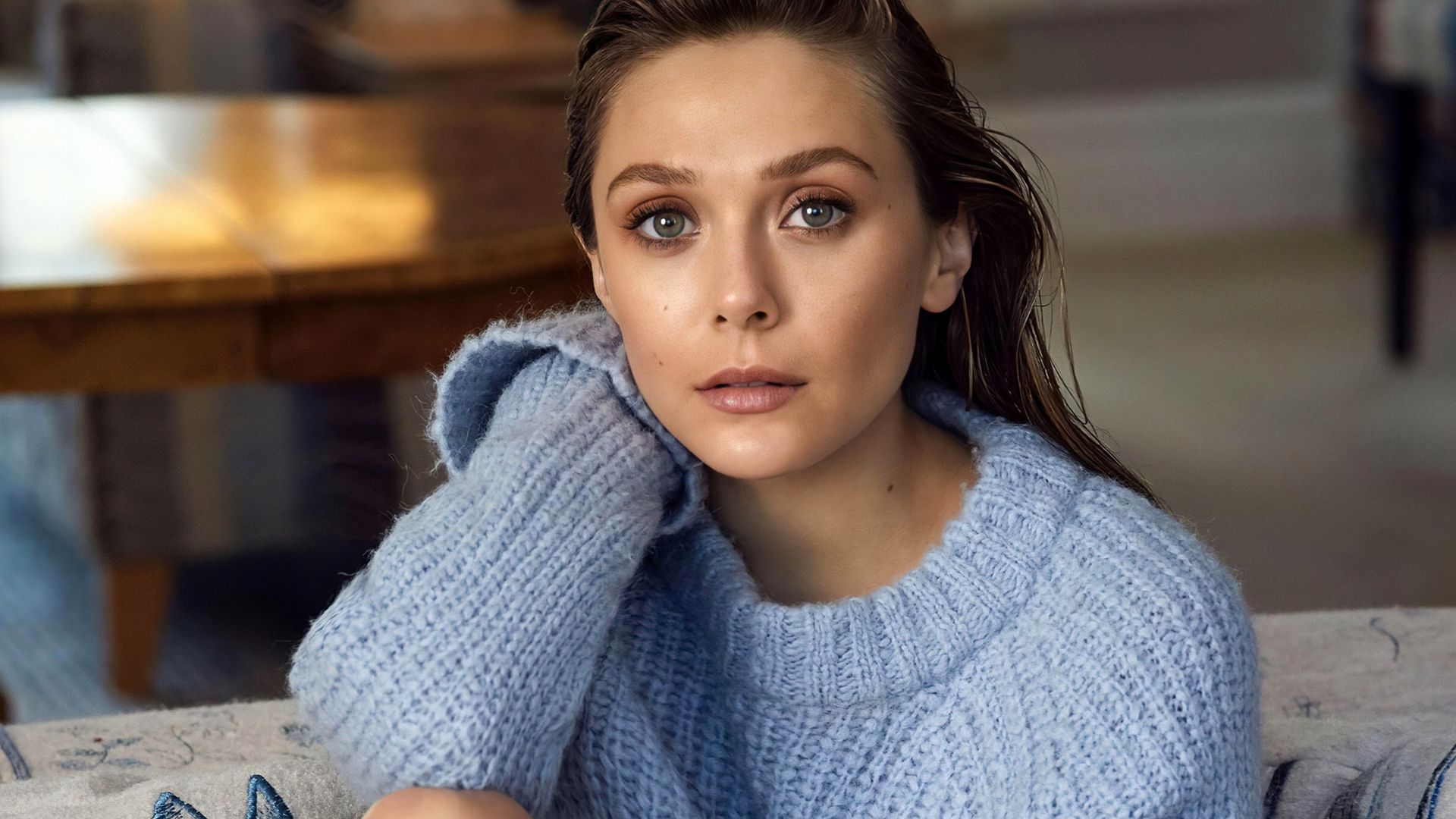 Elizabeth Olsen – Donna dell'Acquario