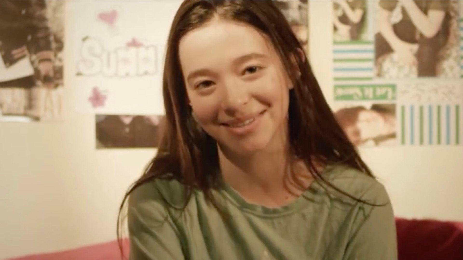 Una scena dal film "Retirement," il primo ruolo di Mikey Madison