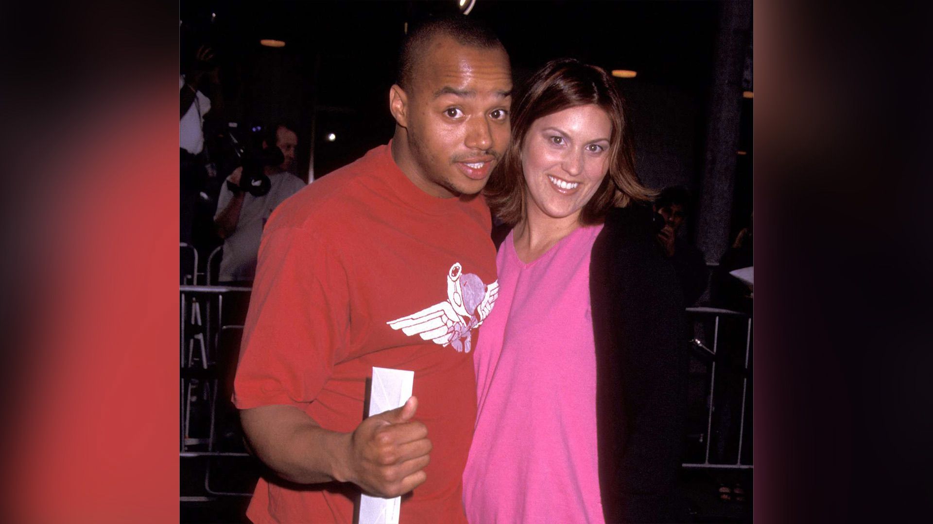 Donald Faison e Lisa Askey incinta posano per le foto
