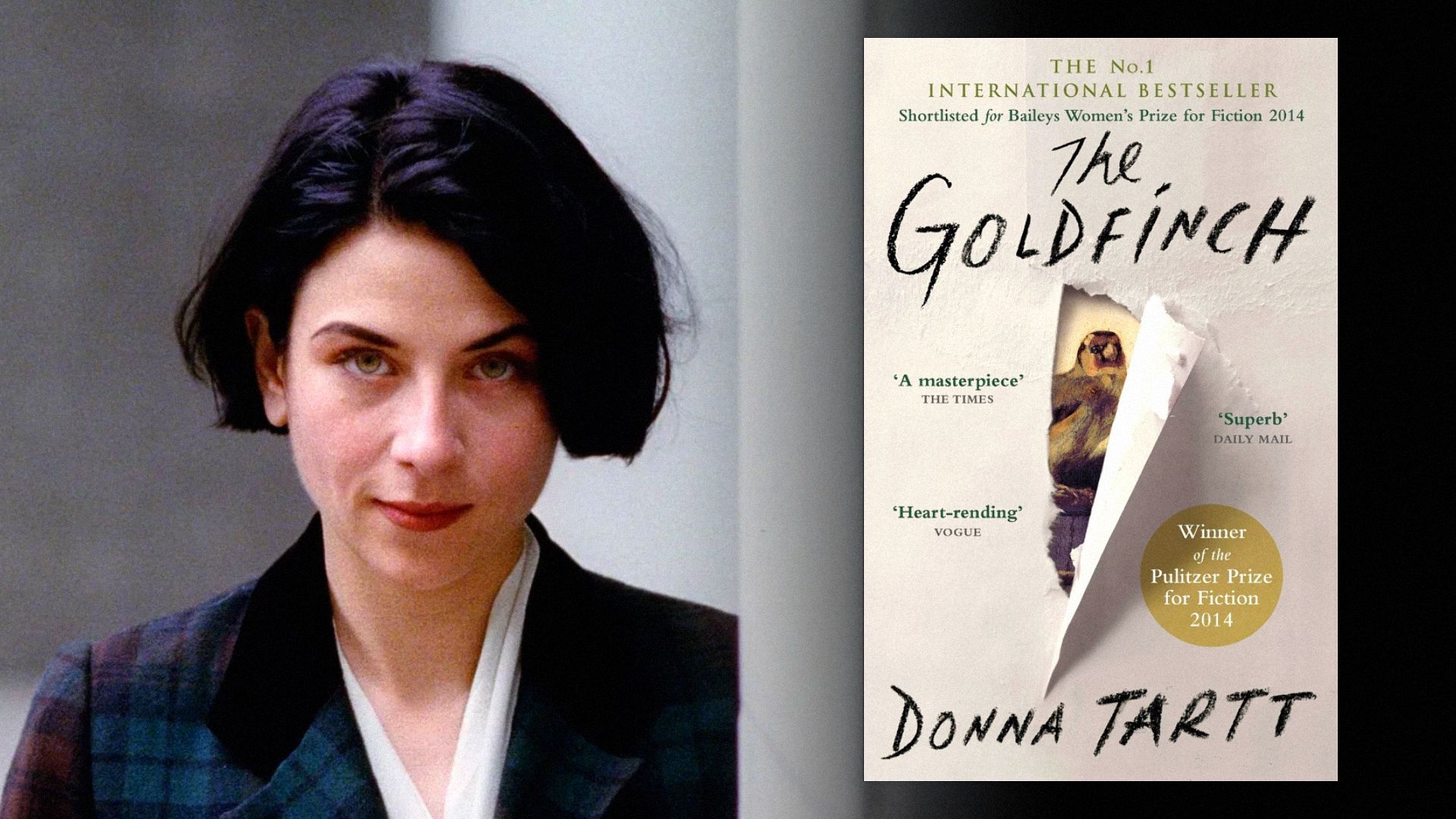 La scrittrice Donna Tartt in blazer a quadri, accanto alla copertina di un libro con un uccello