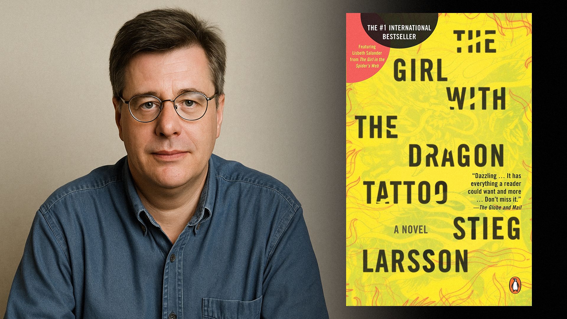 Lo scrittore Stieg Larsson in camicia di jeans e occhiali, accanto alla copertina di un libro con l'immagine di un drago