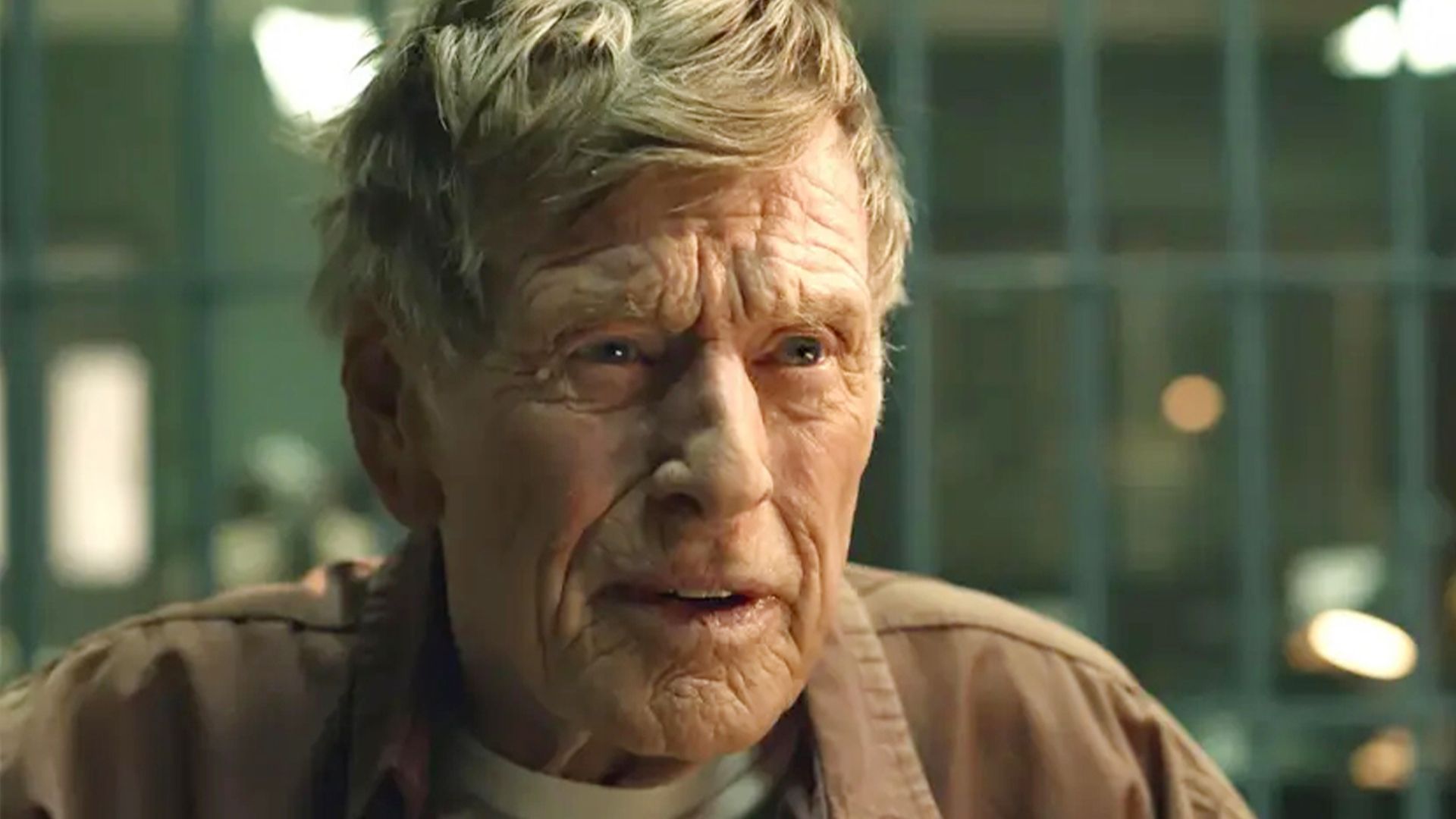 Robert Redford nei suoi anni maturi, primo piano del suo volto, fotogramma del film