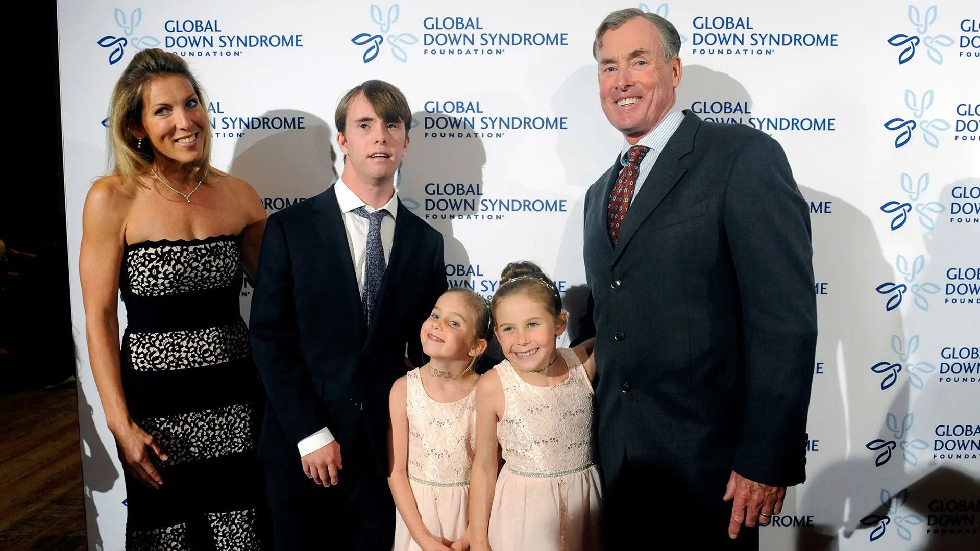 John C. McGinley con la moglie Nichole Kessler e i figli Max, Billie e Kate a un evento mondano