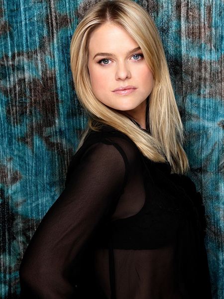Alice Eve foto 2