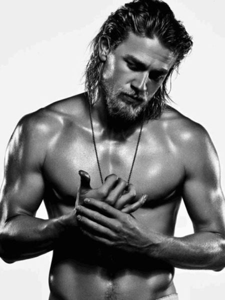 Charlie Hunnam foto 2