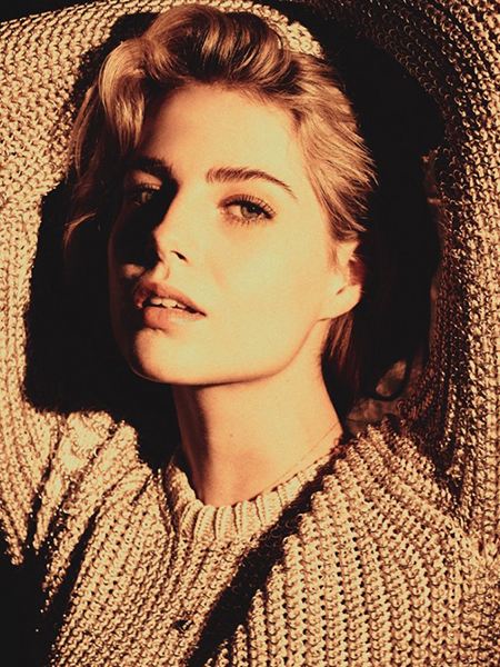 Lucy Boynton foto 2